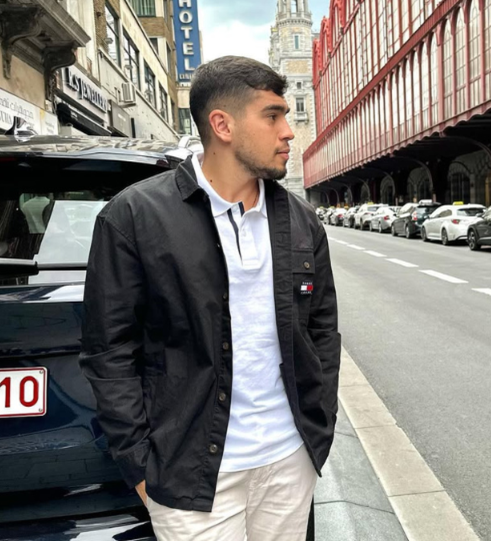 סוכנות ייצוג משפעינים EIGHT